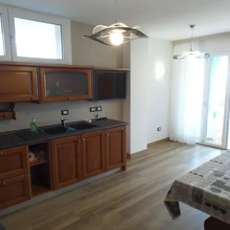 Seafront Flat With Splendid Views From The Terrace * 비비오네