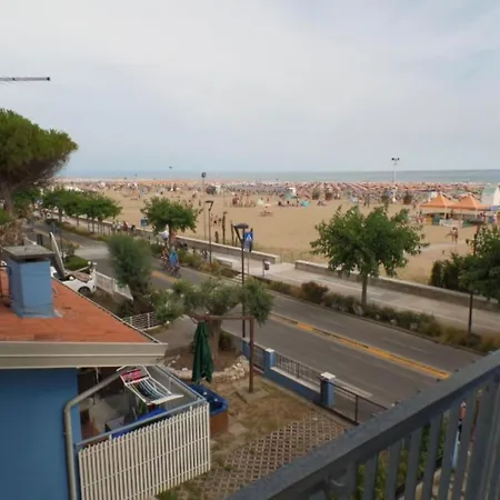 Seafront Flat With Splendid Views From The Terrace *