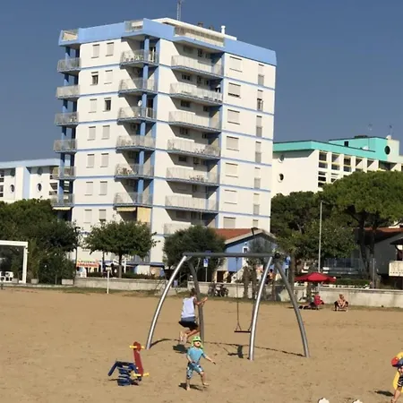 아파트 Seafront Flat With Splendid Views From The Terrace *